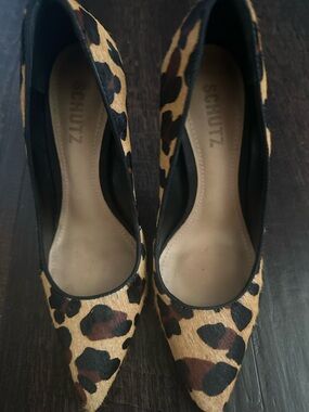SCHUTZ Leopard-Print Pointed Toe Pumps in Tan and Brown